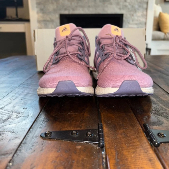 Adidas Ultraboost NIB - Picture 5 of 9